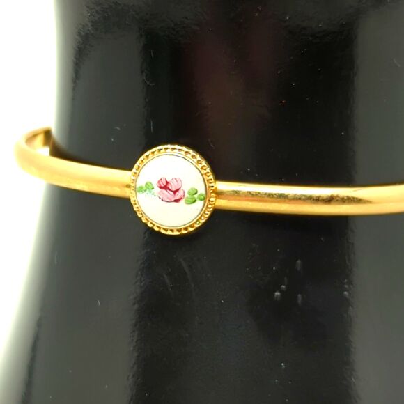 Vintage Signed Sarah Coventry floral enamel gold-tone bangle bracelet - rose - Picture 1 of 3